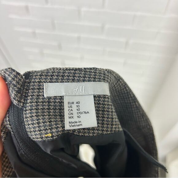 H&M Plaid Houndstooth Knit Button Front Pencil Skirt Size 10 - Picture 3 of 9